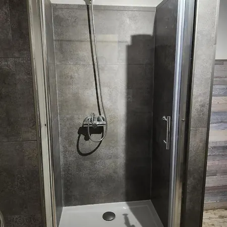 Rez De Jardin Dans Vue 아파트