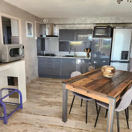 Rez De Jardin Dans Vue Apartment *