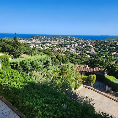 Rez De Jardin Dans Vue Cavalaire-sur-Mer